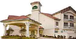 La Quinta Inn & Suites Fort Worth North Fort Worth, Texas (Budget Lodging) image